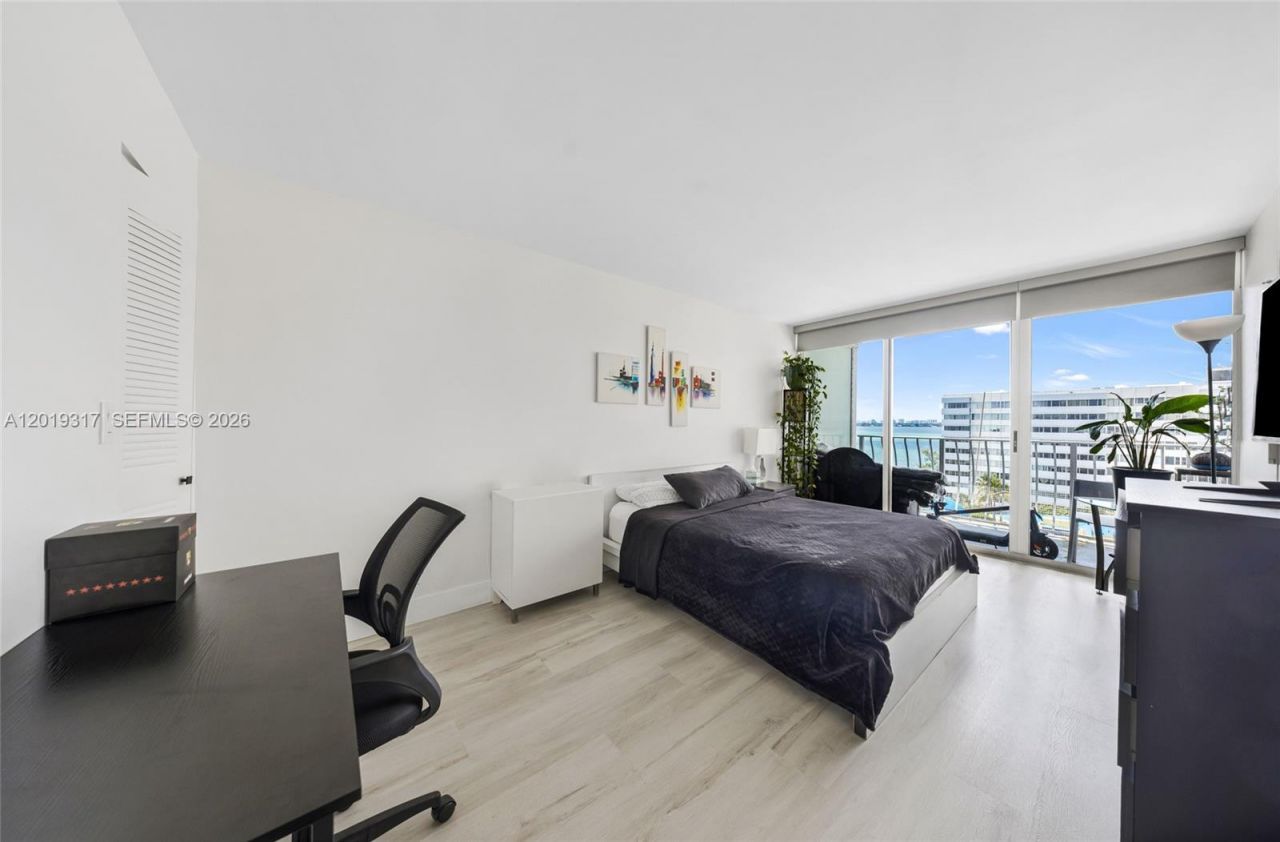 7601 E Treasure Dr , Unit 923, North Bay Village, FL 33141 Photo