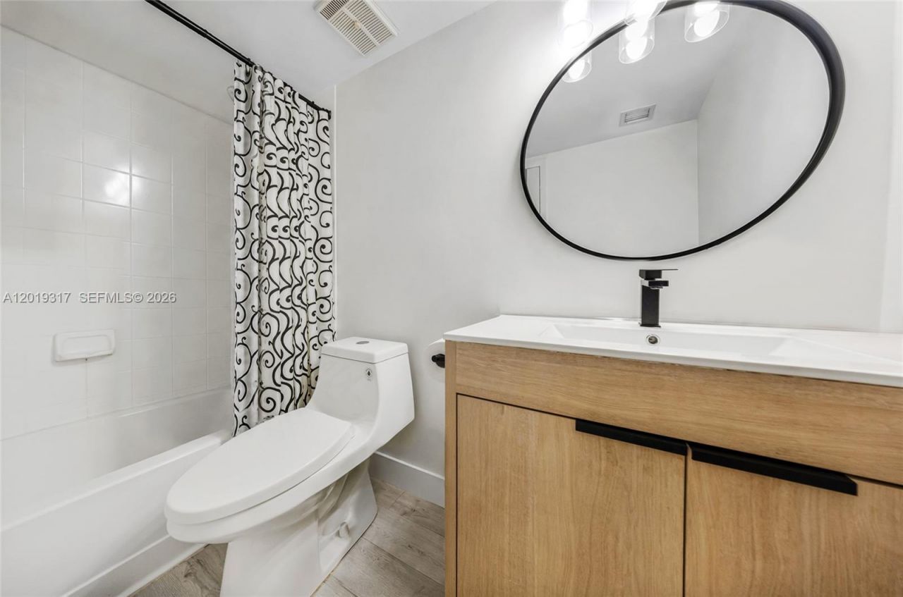 7601 E Treasure Dr , Unit 923, North Bay Village, FL 33141 Photo