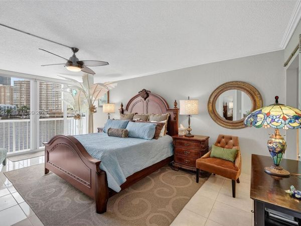 121 Golden Isles Dr , Unit 205, Hallandale Beach, FL 33009