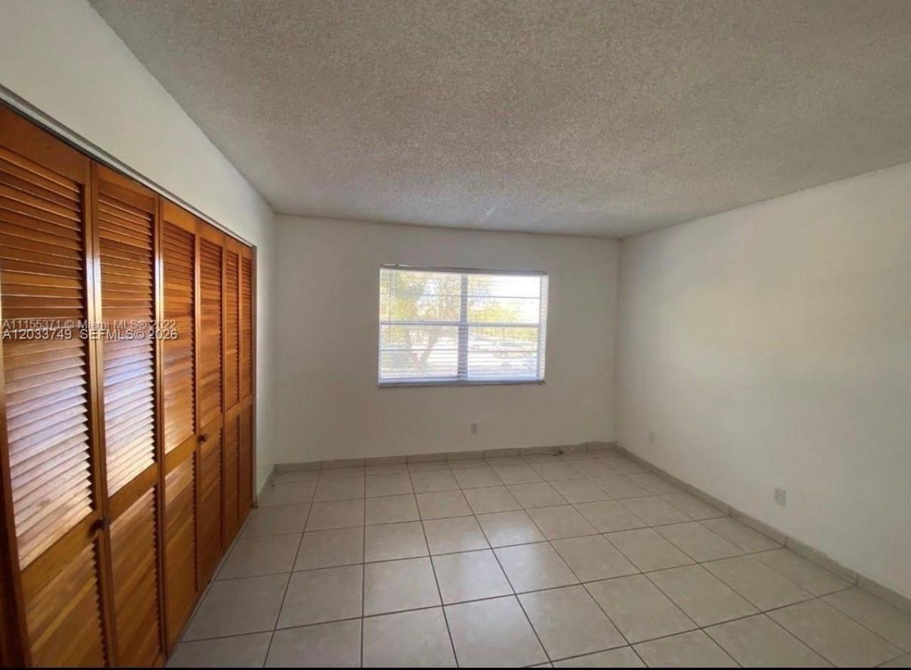 8421 NW 8th St , Unit 203, Miami, FL 33126 Photo