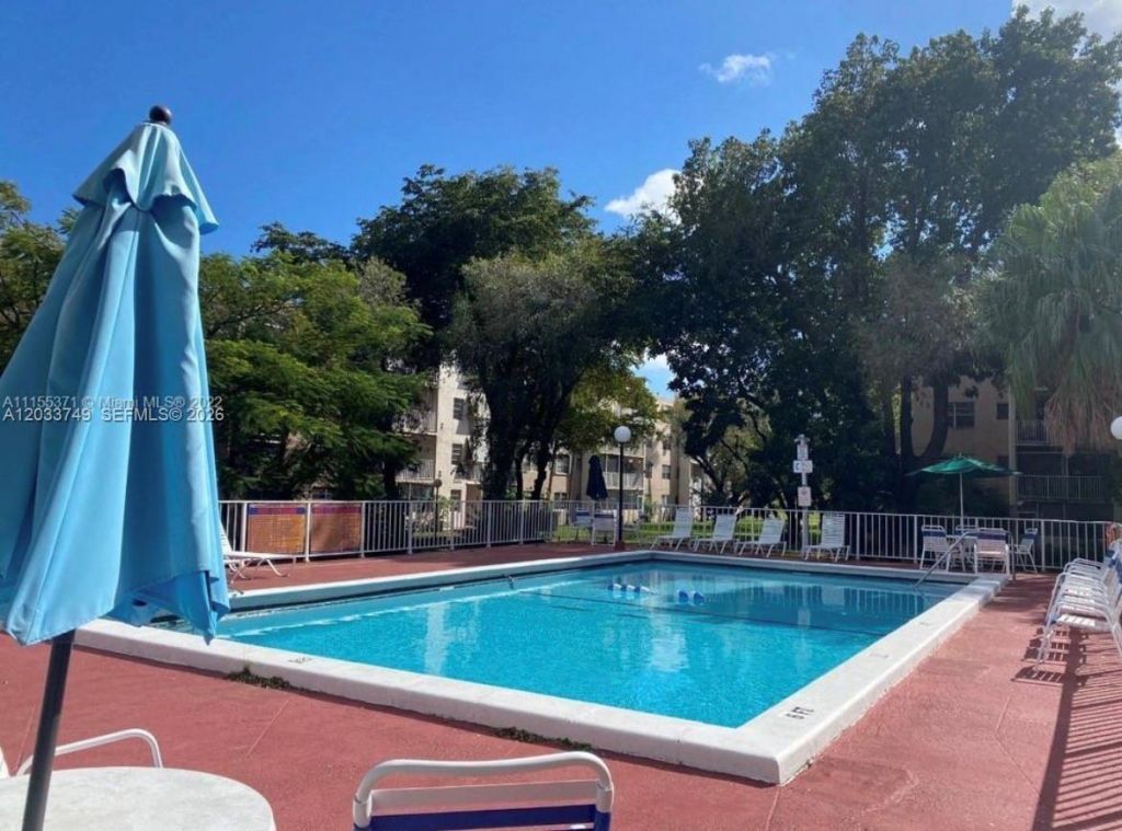 8421 NW 8th St , Unit 203, Miami, FL 33126 Photo