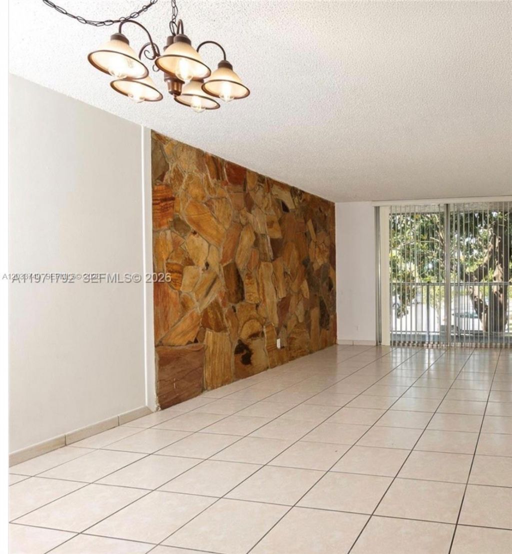 8421 NW 8th St , Unit 203, Miami, FL 33126 Photo