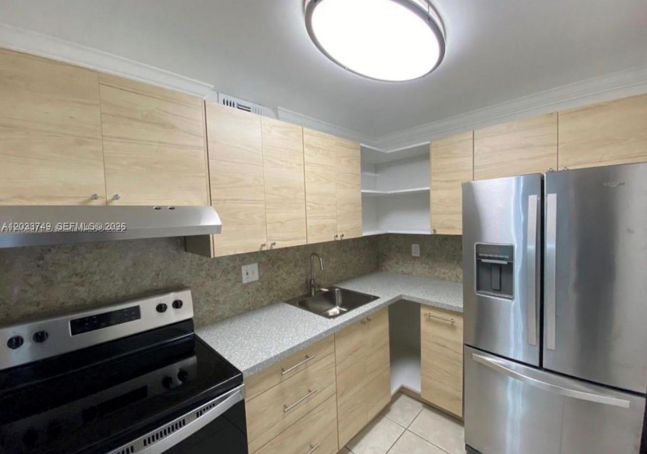 8421 NW 8th St, Unit 203, Miami, FL 33126 Photo