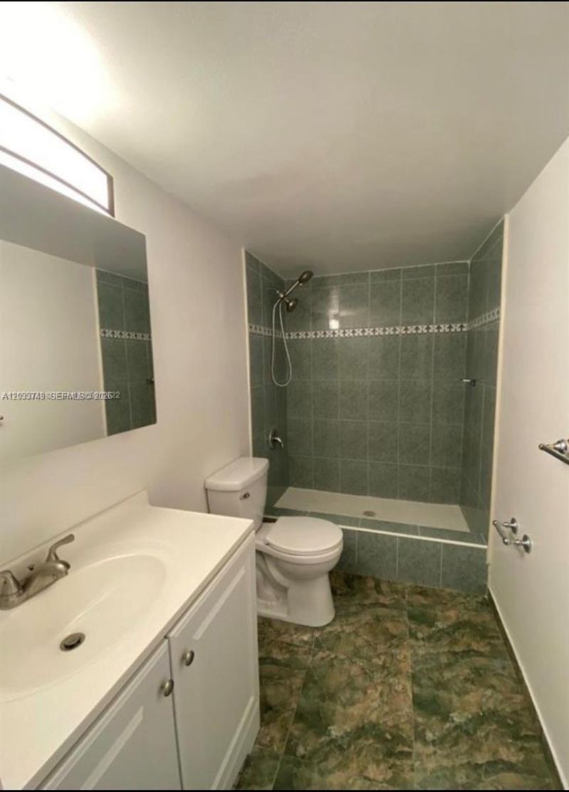 8421 NW 8th St , Unit 203, Miami, FL 33126 Photo