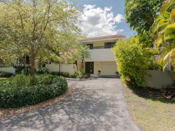 4950 San Amaro Dr , Coral Gables, FL 33146