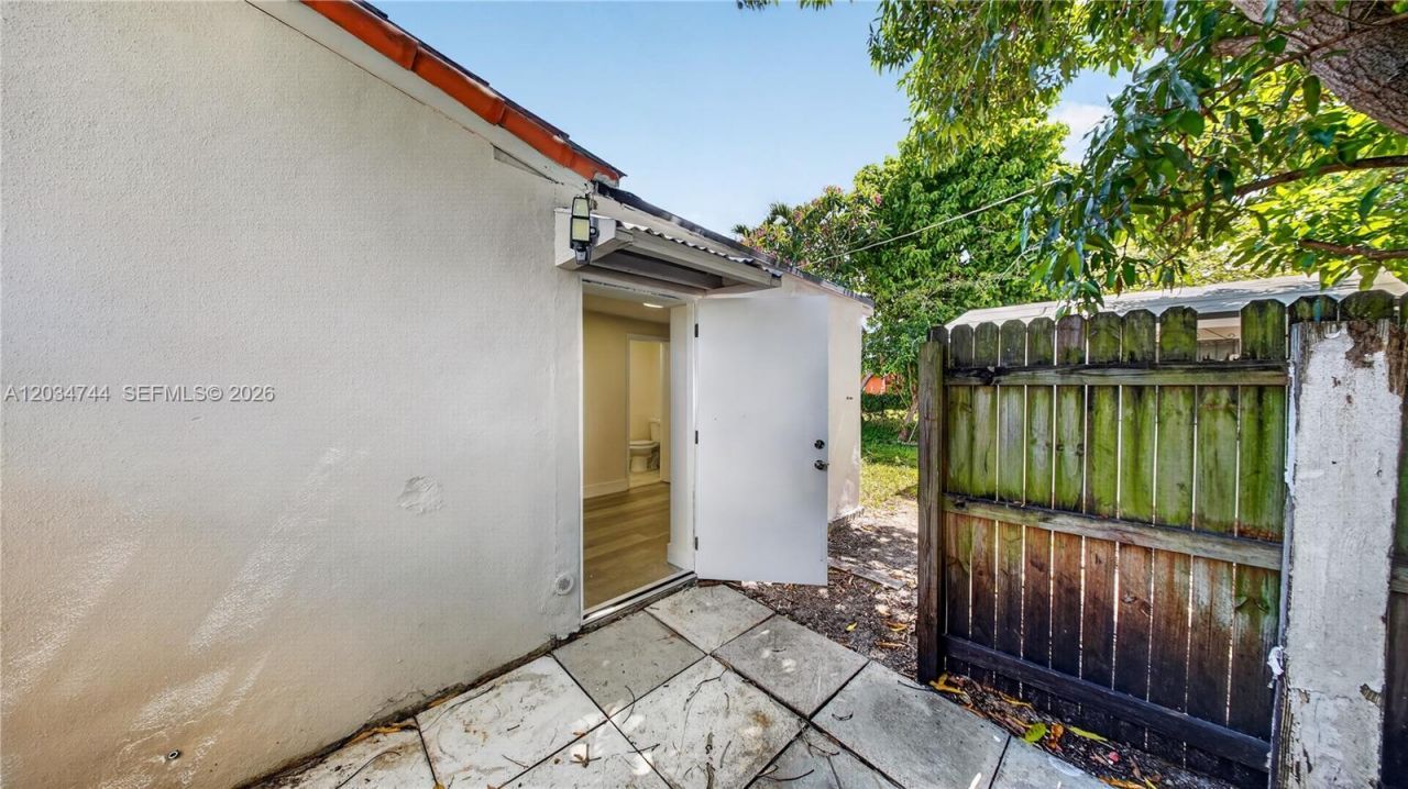 8200 NW 34th Ave, Miami, FL 33147 Photo