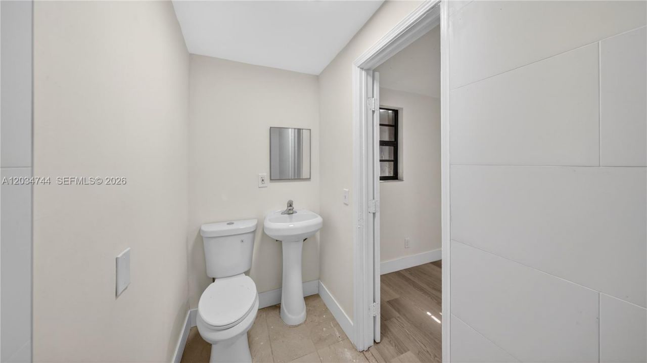8200 NW 34th Ave, Miami, FL 33147 Photo