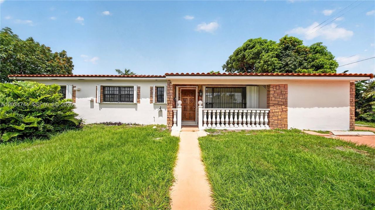8200 NW 34th Ave , Miami, FL 33147 Photo