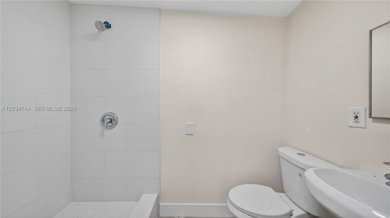 8200 NW 34th Ave, Miami, FL 33147 Photo
