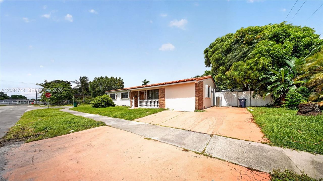 8200 NW 34th Ave , Miami, FL 33147 Photo