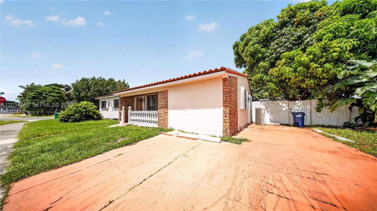 8200 NW 34th Ave , Miami, FL 33147 Photo