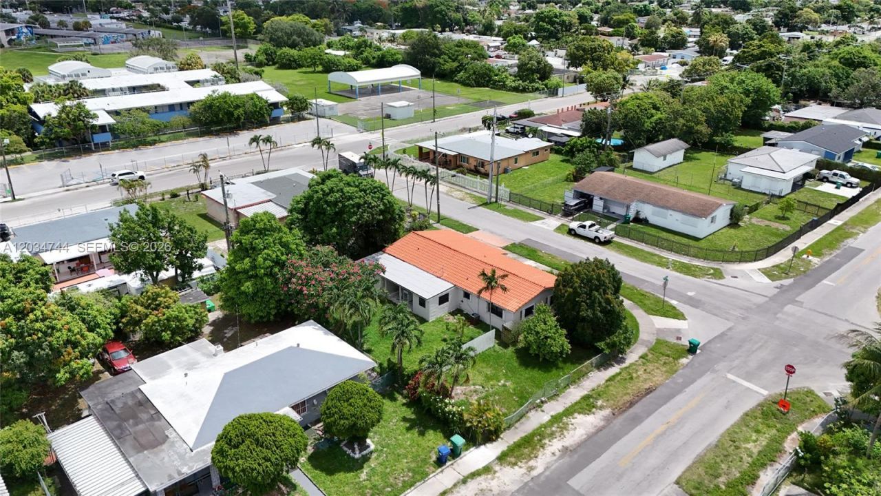8200 NW 34th Ave , Miami, FL 33147 Photo