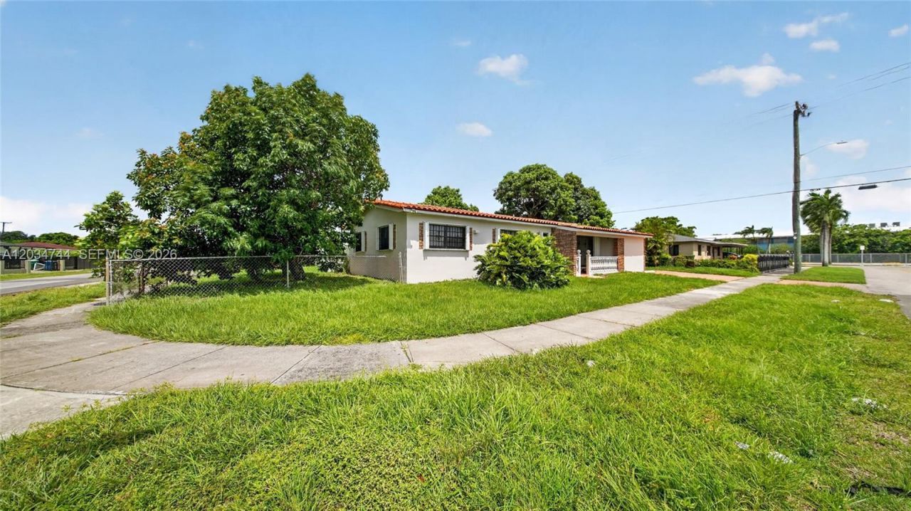 8200 NW 34th Ave, Miami, FL 33147 Photo