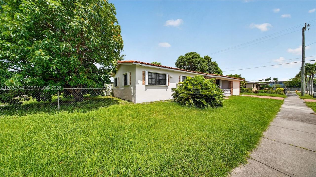 8200 NW 34th Ave, Miami, FL 33147 Photo