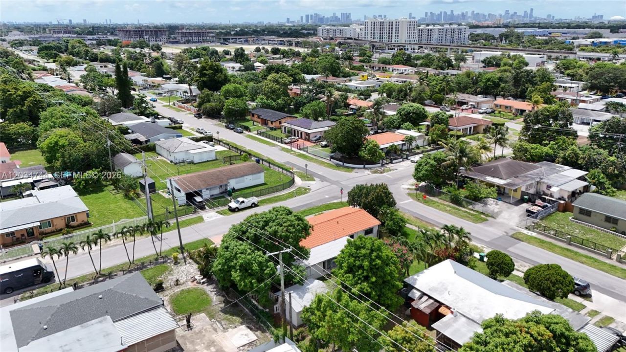 8200 NW 34th Ave , Miami, FL 33147 Photo