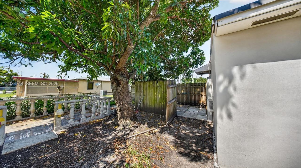 8200 NW 34th Ave, Miami, FL 33147 Photo