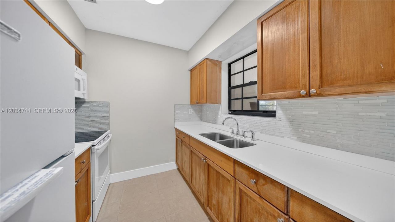 8200 NW 34th Ave , Miami, FL 33147 Photo