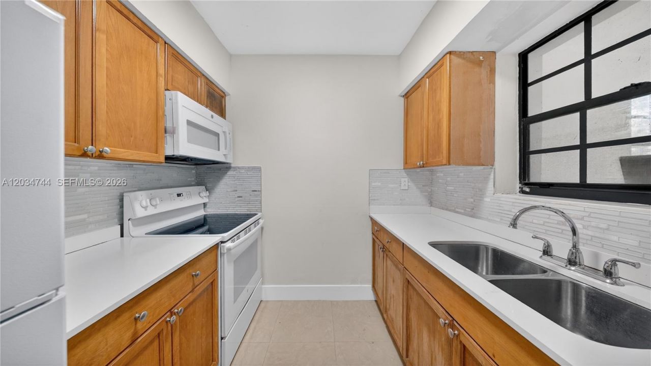 8200 NW 34th Ave, Miami, FL 33147 Photo