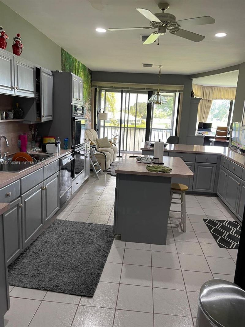 181 Atlantis Blvd , Unit E, Atlantis, FL 33462 Photo