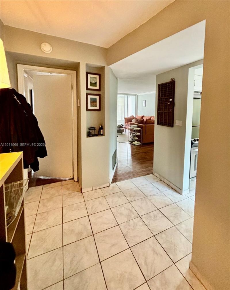1304 NE 191st St , Unit A232, Miami, FL 33179 Photo