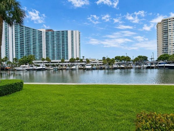 220 Kings Point Dr, Unit 105, Sunny Isles Beach, FL 33160