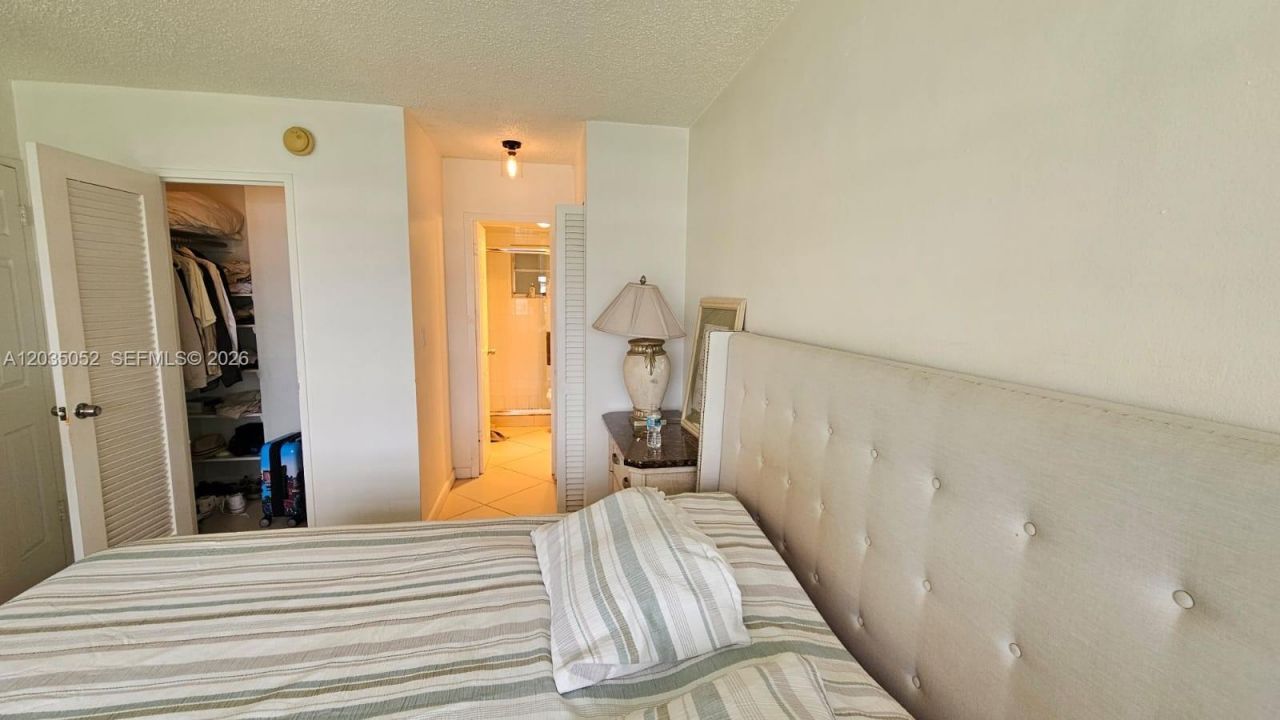 220 Kings Point Dr , Unit 105, Sunny Isles Beach, FL 33160 Photo