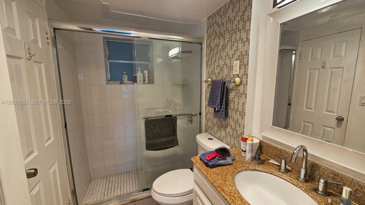 220 Kings Point Dr , Unit 105, Sunny Isles Beach, FL 33160 Photo