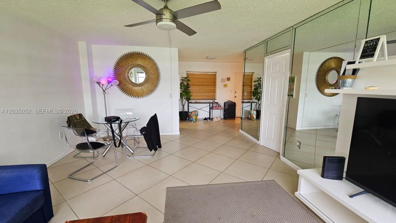 220 Kings Point Dr , Unit 105, Sunny Isles Beach, FL 33160 Photo