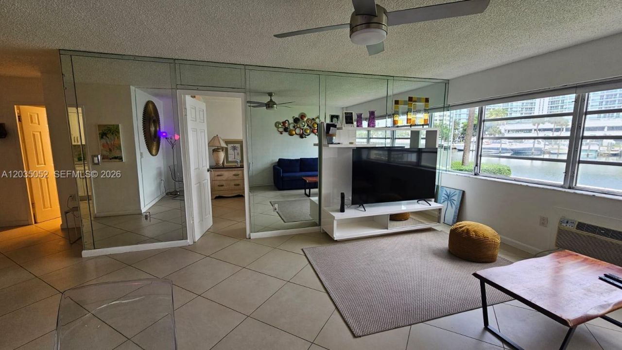 220 Kings Point Dr , Unit 105, Sunny Isles Beach, FL 33160 Photo