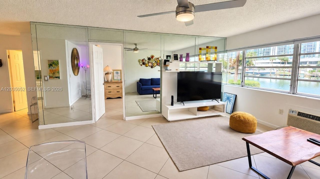 220 Kings Point Dr, Unit 105, Sunny Isles Beach, FL 33160 Photo