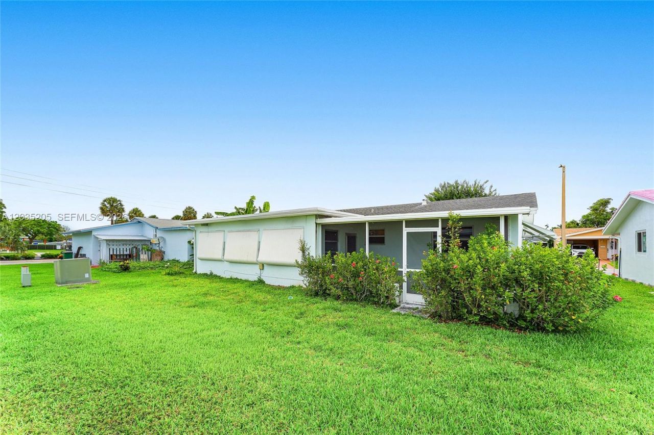 4705 NW 43rd Ave , Tamarac, FL 33319 Photo