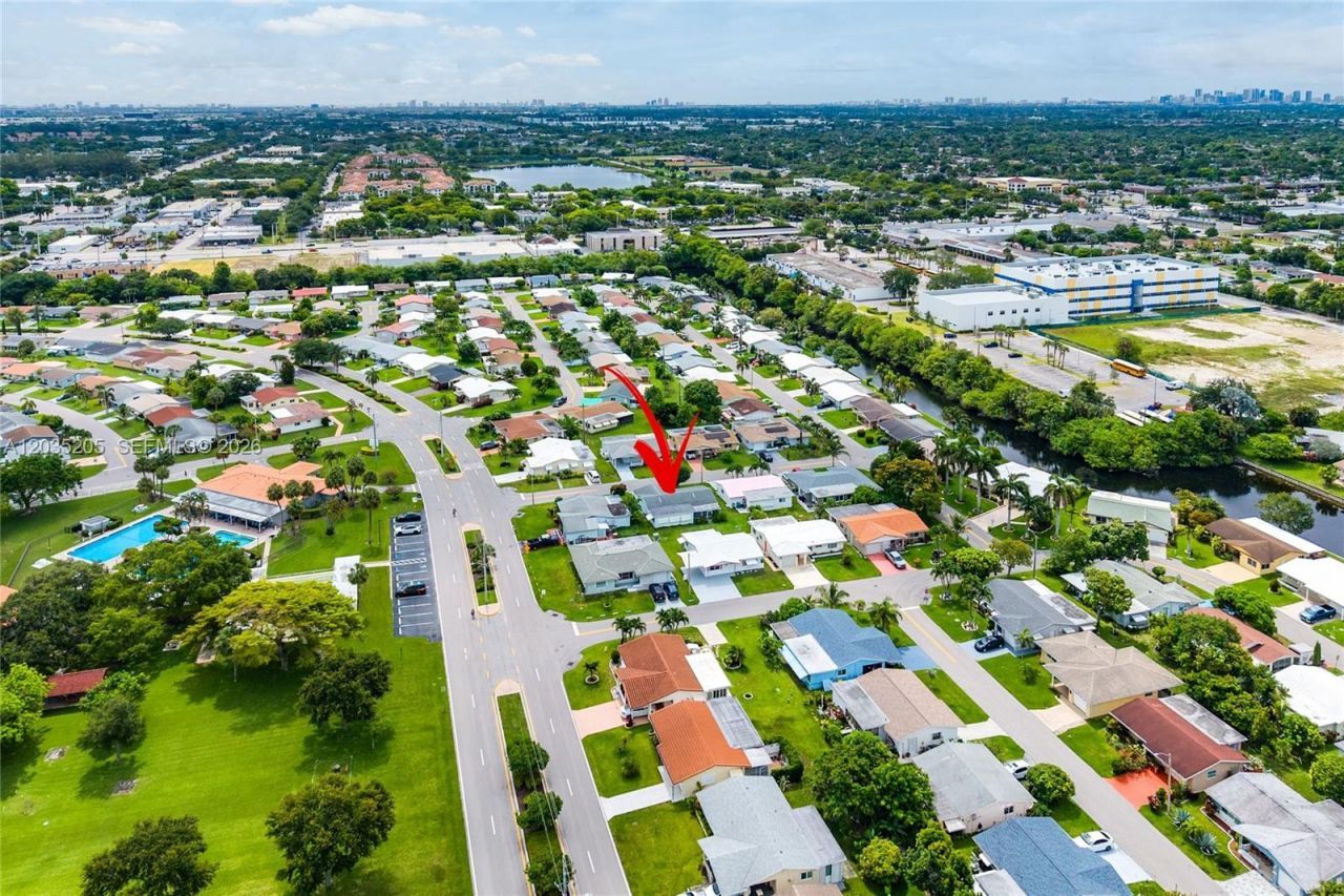 4705 NW 43rd Ave , Tamarac, FL 33319 Photo