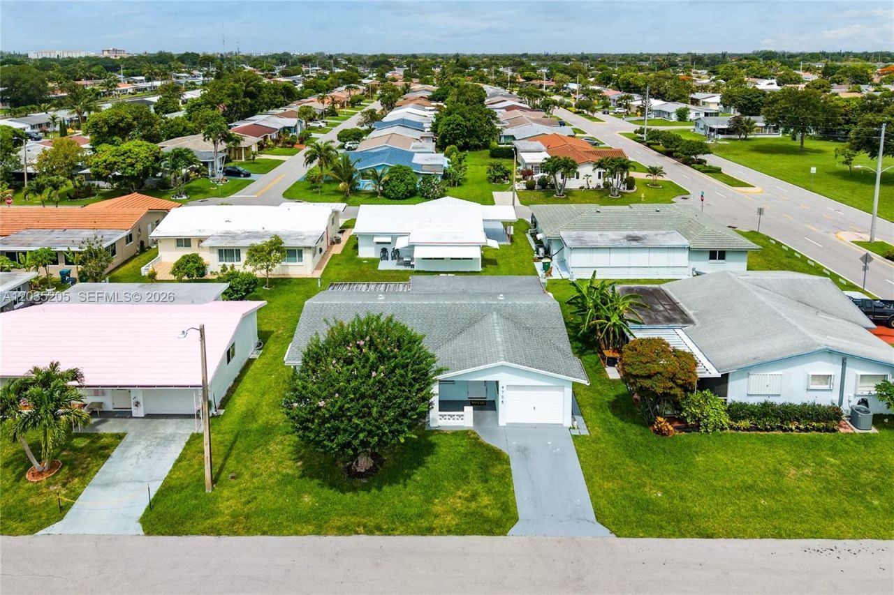 4705 NW 43rd Ave , Tamarac, FL 33319 Photo