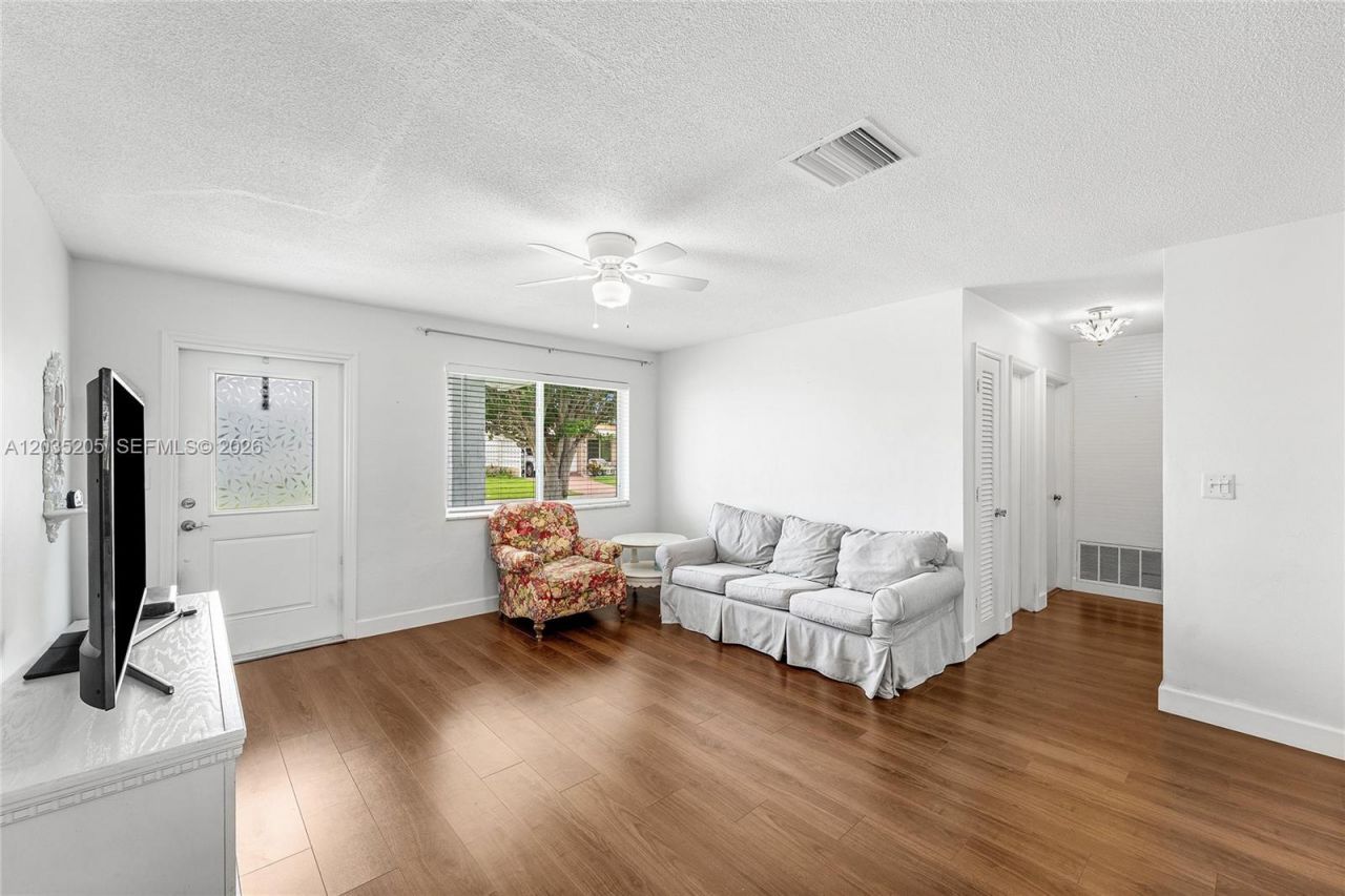 4705 NW 43rd Ave , Tamarac, FL 33319 Photo