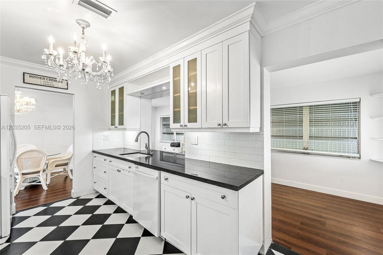 4705 NW 43rd Ave , Tamarac, FL 33319 Photo