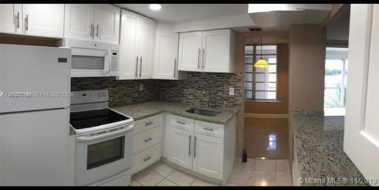 2999 Point East Dr , Unit C301, Aventura, FL 33160 Photo