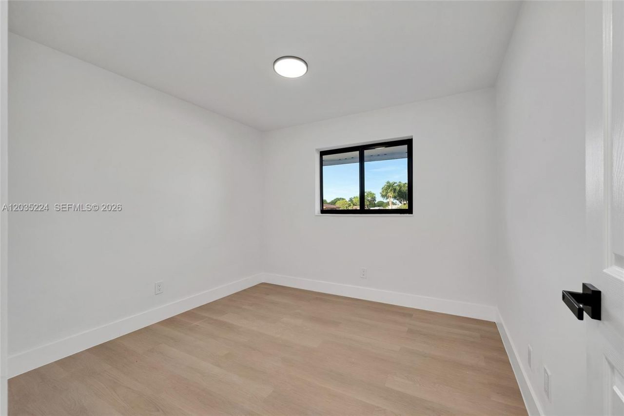 1421 NW 33rd Ave, Lauderhill, FL 33311 Photo