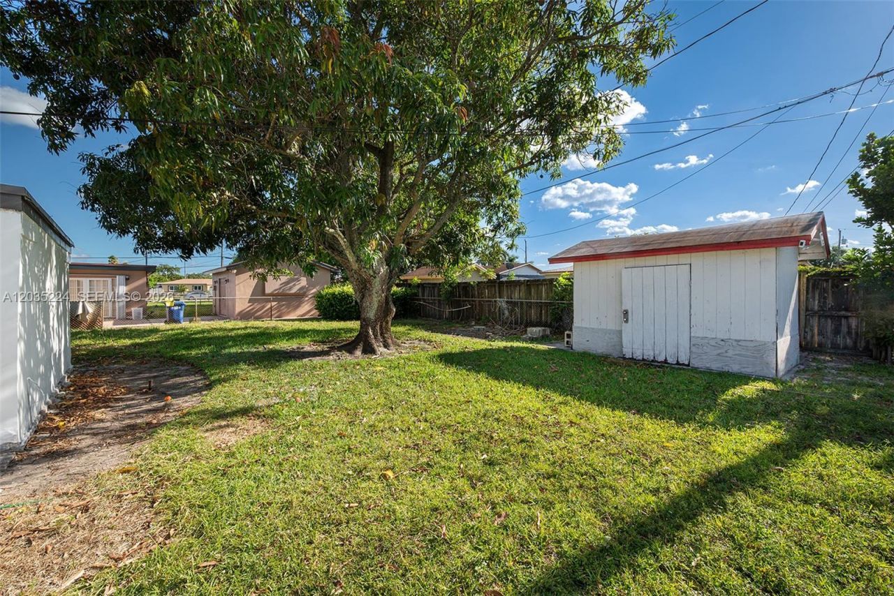 1421 NW 33rd Ave, Lauderhill, FL 33311 Photo