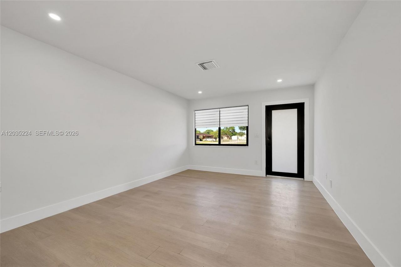 1421 NW 33rd Ave, Lauderhill, FL 33311 Photo