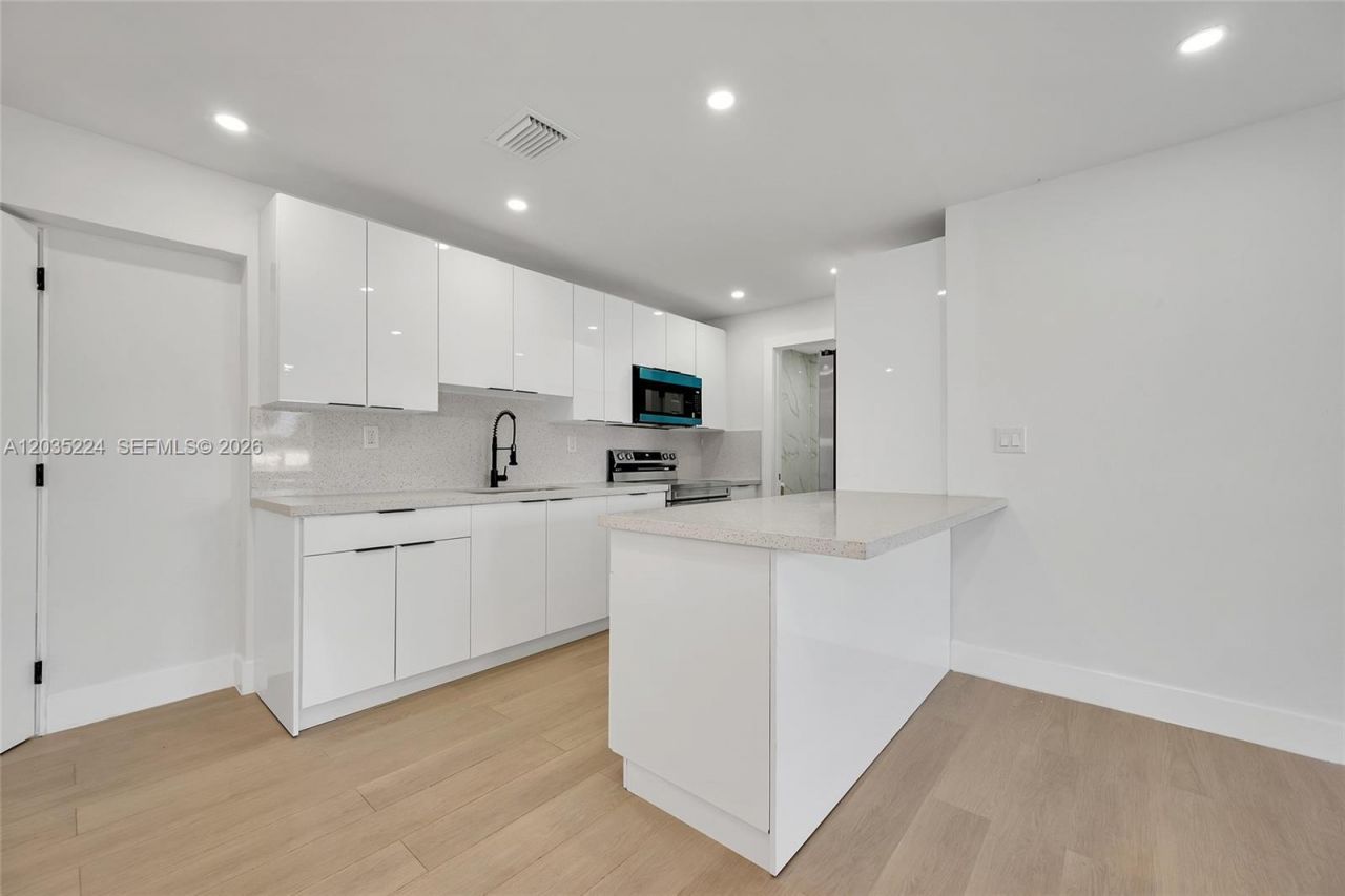 1421 NW 33rd Ave, Lauderhill, FL 33311 Photo