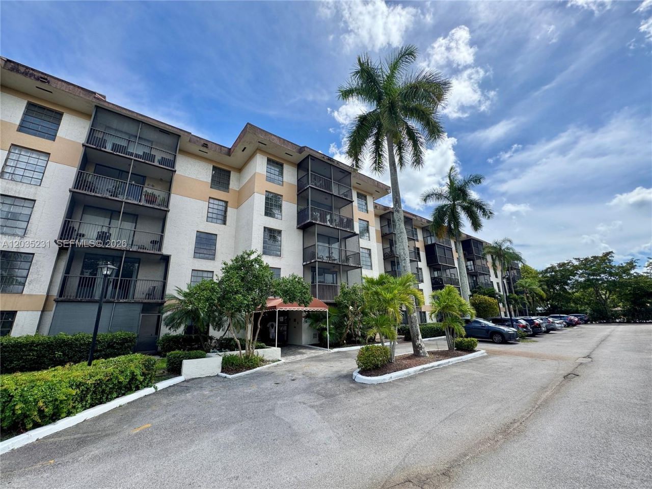 5570 NW 44th St , Unit 408A, Lauderhill, FL 33319 Photo