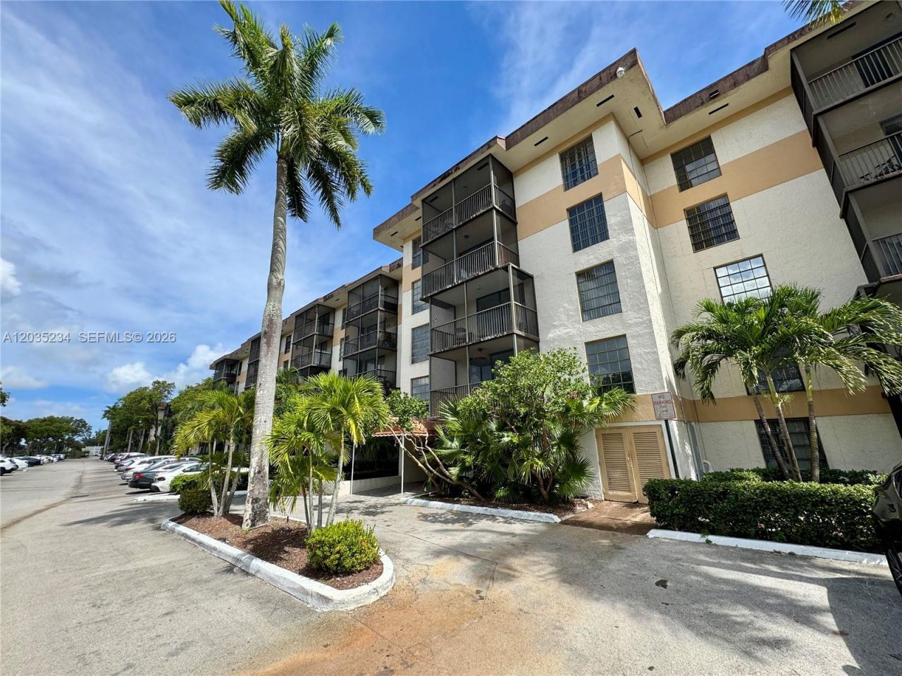 5570 NW 44th St , Unit 408A, Lauderhill, FL 33319 Photo