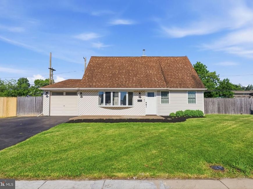 95 Cardinal Road, Levittown, PA 19057 Main Photo