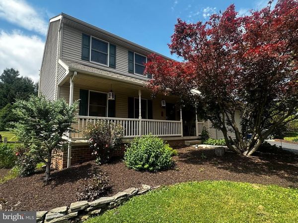 233 MIDLAND CIRCLE, MOUNT JOY, PA 17552