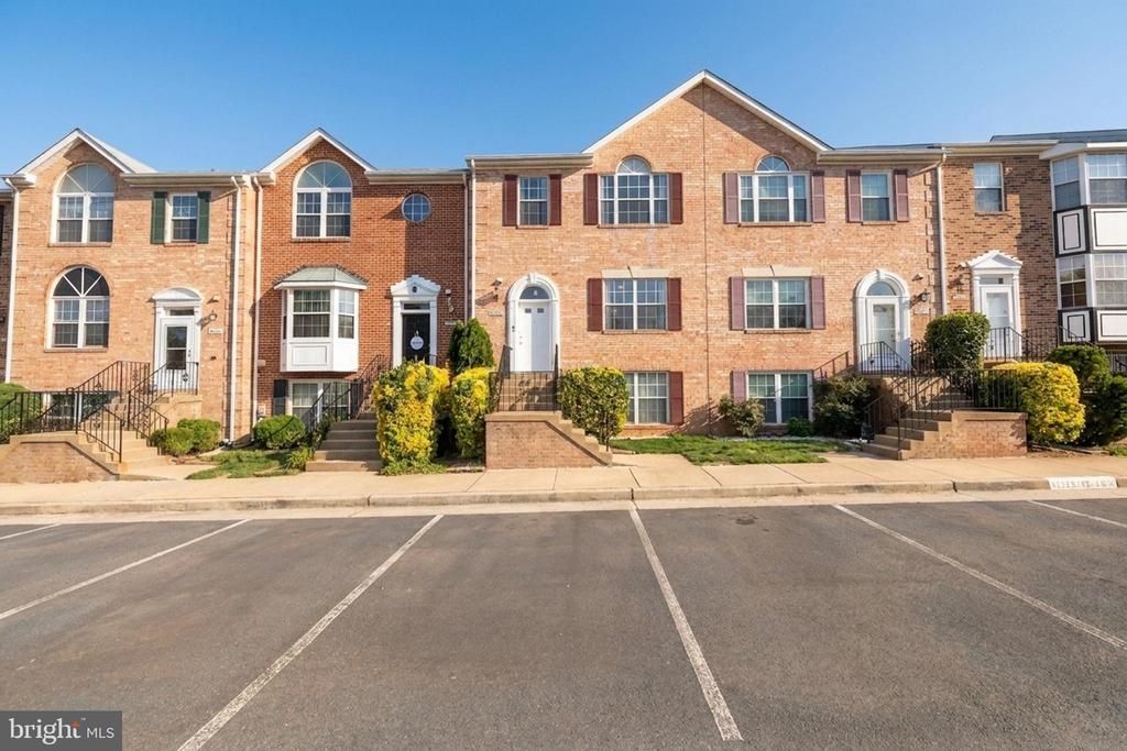 21060 Gladstone Drive, Sterling, VA 20164 Main Photo