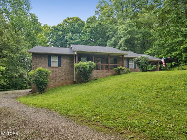 4320 Strong Rd, Mascot, TN 37806