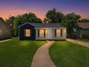 612 Clairemont Avenue, Fort Worth, TX 76103
