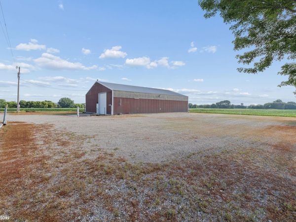 15715 Delaware Avenue, Mason City, IA 50401