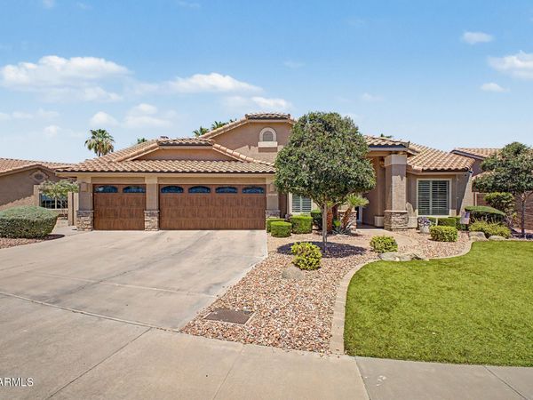 1037 S SCALLOP Drive, Gilbert, AZ 85233