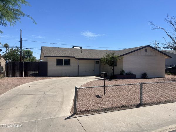 6425 W ROSE Lane, Glendale, AZ 85301
